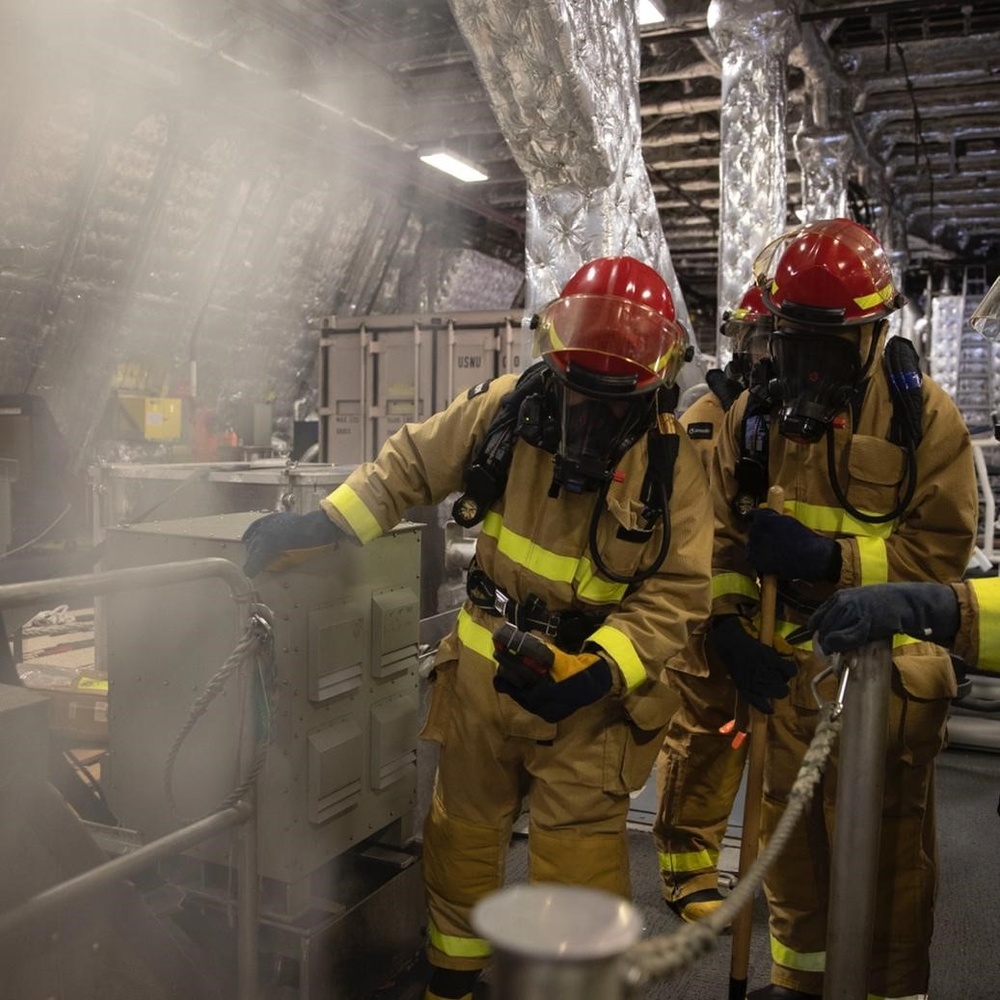 DVIDS - Images - USS Mobile (LCS 26) Conducts Damage Control Training ...