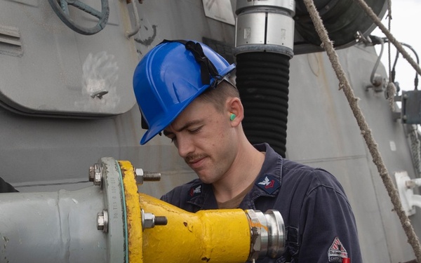USS Mobile (LCS 26) In-Port Refueling