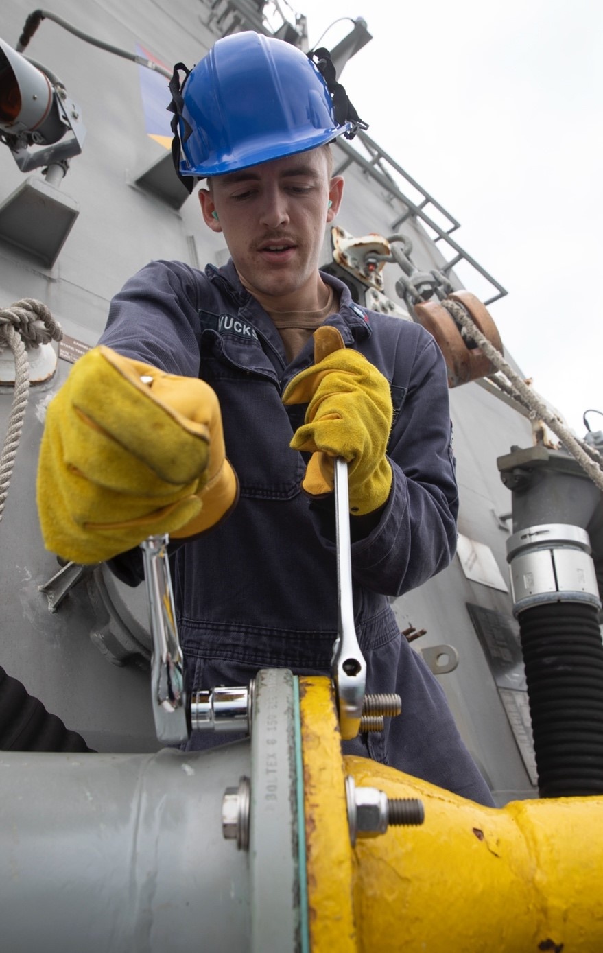 USS Mobile (LCS 26) In-Port Refueling