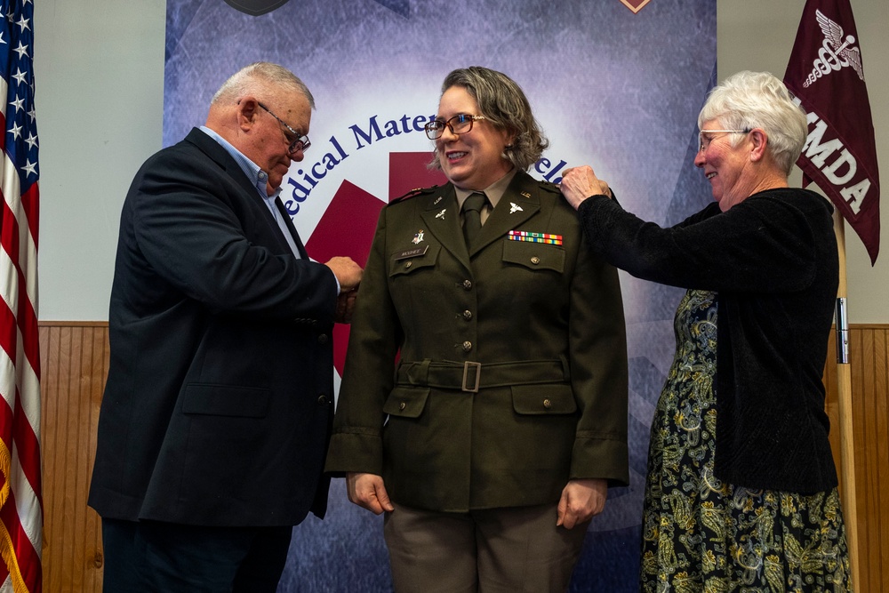 Friends, family, colleagues gather for USAMMDA systems integration chief’s Full-Bird promotion