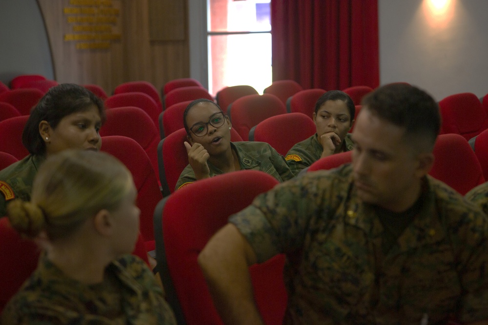 Brazilian Marines, U.S. Marines discuss integration of female recruits