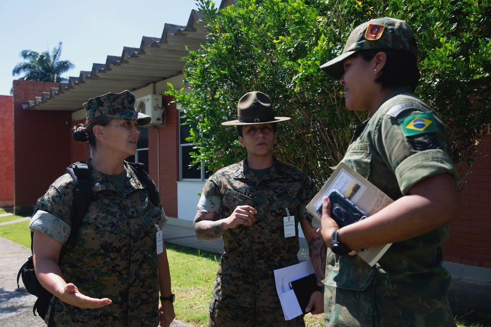 Brazilian Marines, U.S. Marines discuss integration of female recruits