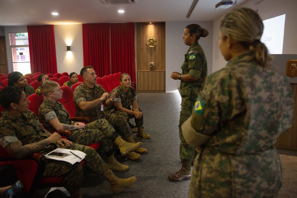 Brazilian Marines, U.S. Marines discuss integration of female recruits