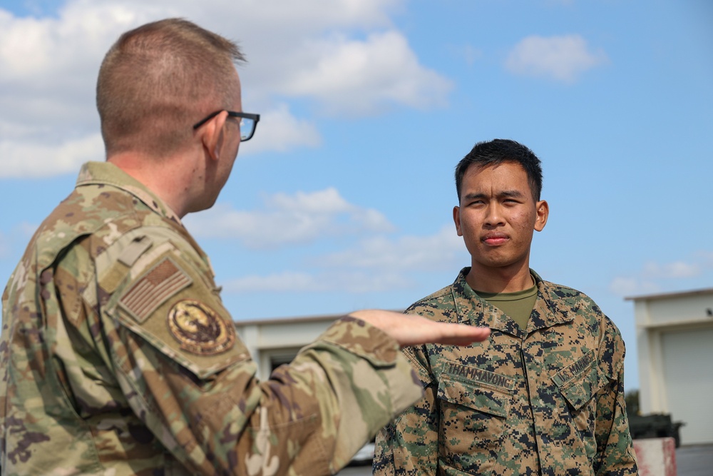 III Marine Expeditionary Force Marines tour U.S. Airforce C-17 Globemaster III