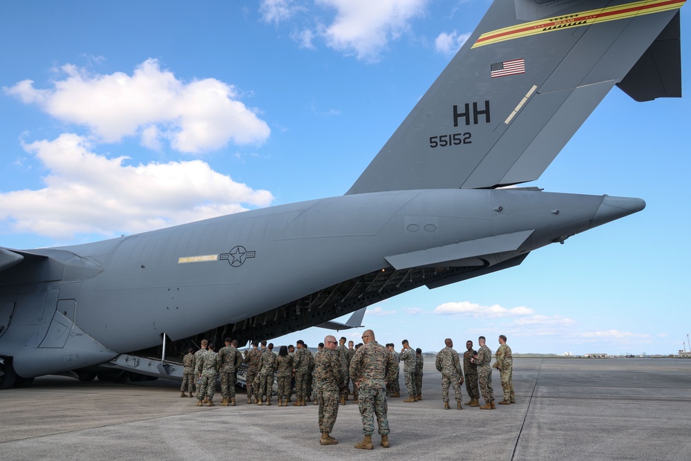 III Marine Expeditionary Force Marines tour U.S. Airforce C-17 Globemaster III