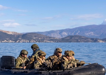 26 MEU(SOC)’s small boat detachment conducts ship-to-shore maneuver during amphibious operations