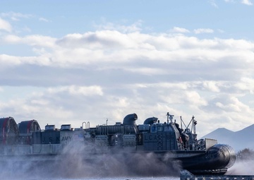 26 MEU(SOC)’s small boat detachment conducts ship-to-shore maneuver during amphibious operations