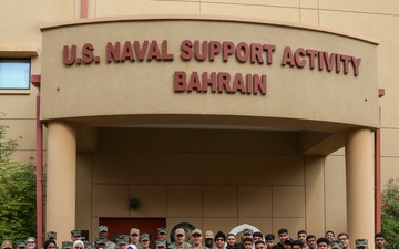 Bahraini students visit NSA Bahrain