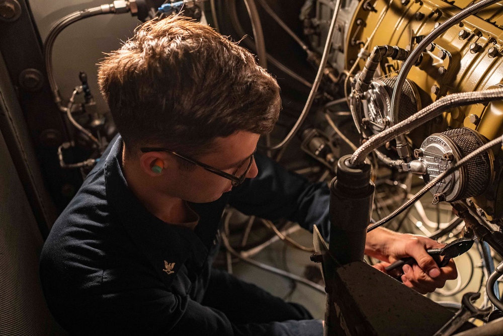 USS Princeton Sailor Conducts Maintenance