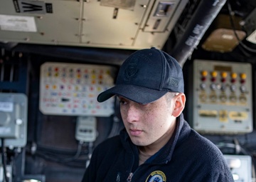 USS Princeton Sailors Stand Watch on the Bridge