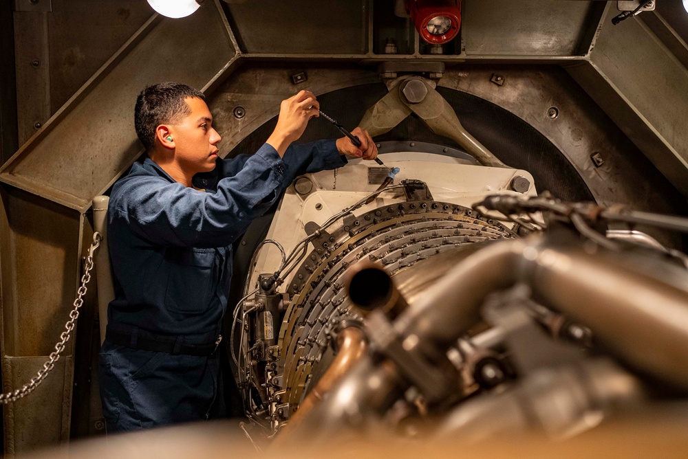 USS Princeton Sailor Conducts Maintenance