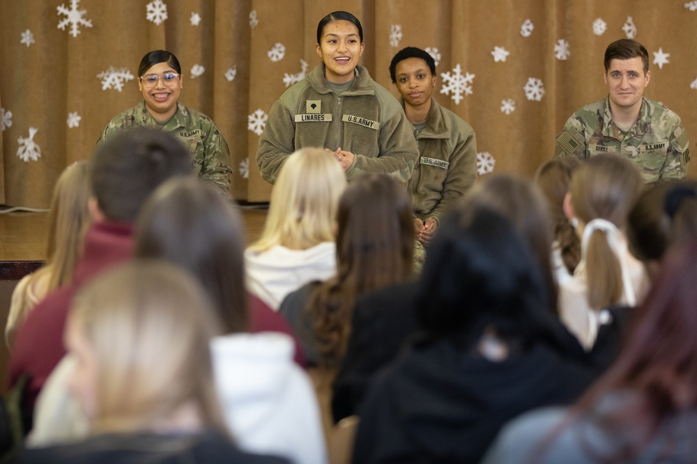 US Sustainment Soldiers visit Trzemeszno School