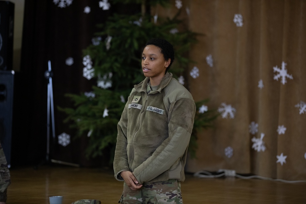 US Sustainment Soldiers visit Trzemeszno School