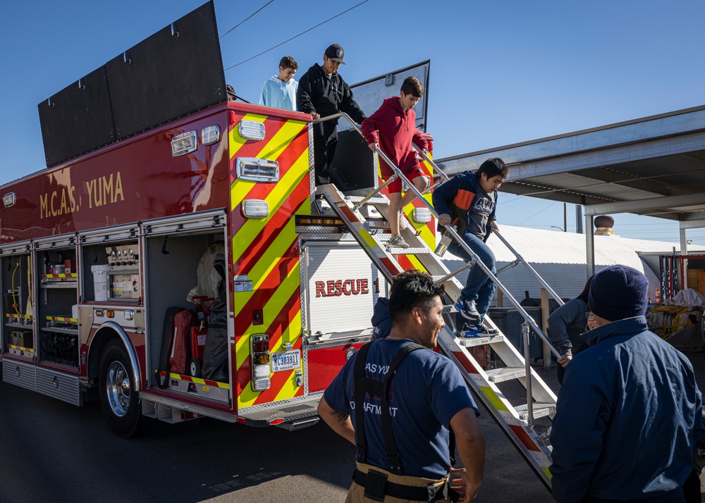 Castle Dome Middle School visits MCAS Yuma