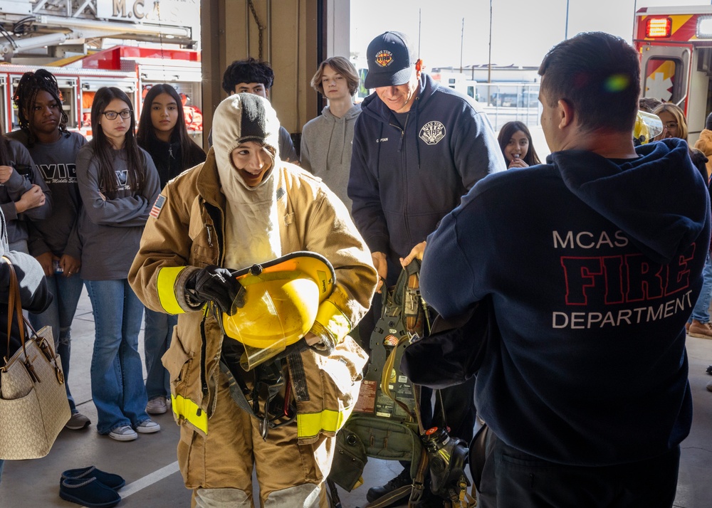 Castle Dome Middle School visits MCAS Yuma