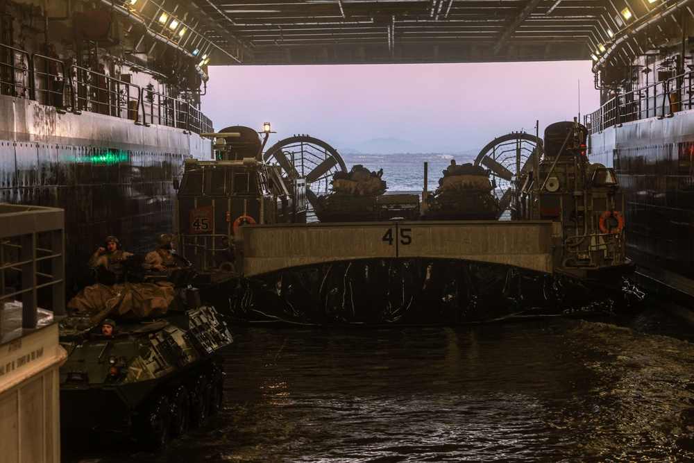 LAR Company Embarks USS Somerset for Integrated Training