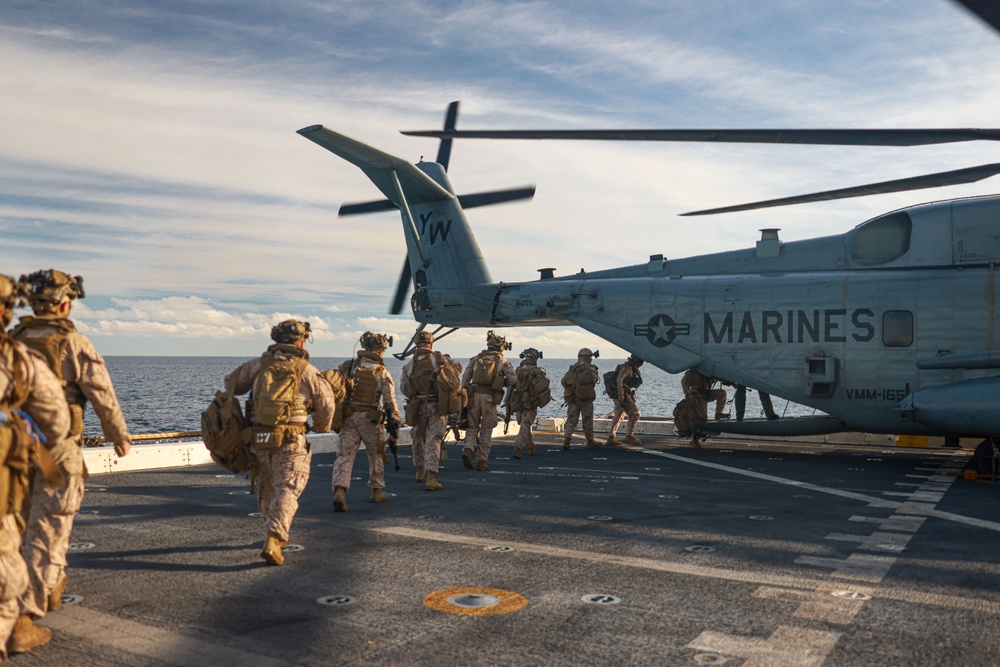 BLT 1/5 Conducts Ship-to-Shore Amphibious Raid at Camp Pendleton