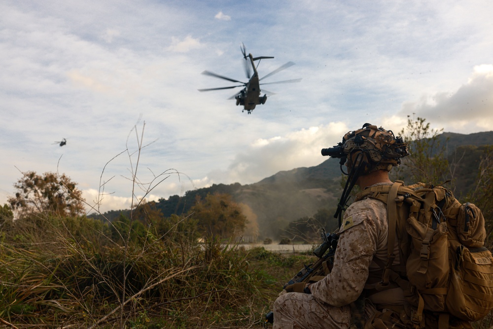 BLT 1/5 Conducts Ship-to-Shore Amphibious Raid at Camp Pendleton