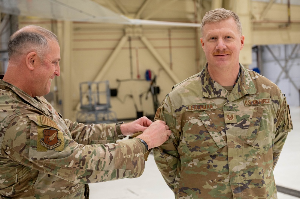 New 11th AF command chief tours the 3rd Wing