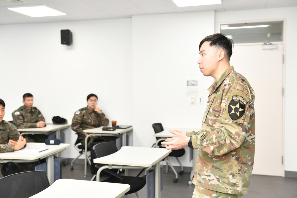 U.S. Army Officers share leadership advice with future ROK officers