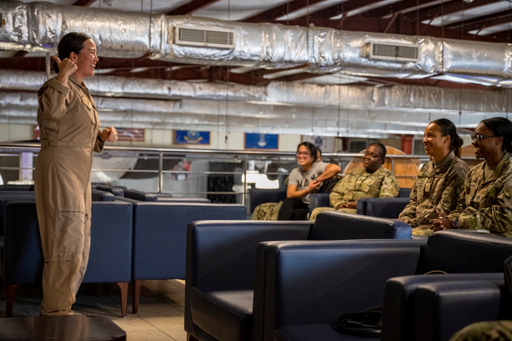 CLDJ Commanding Officer Speaks at Women’s Leadership Seminar