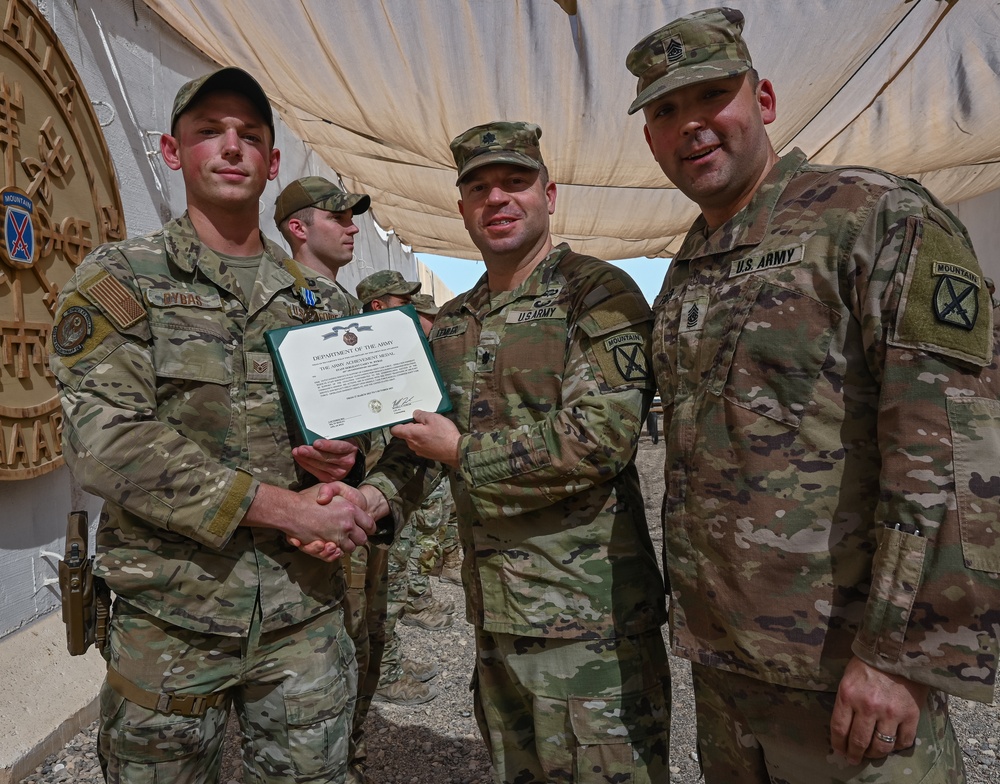 U.S. Airmen Receive Army Achievement Medal