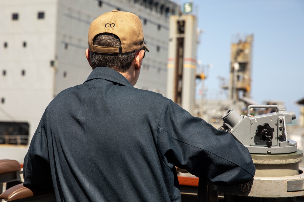 USS Laboon Conducts a Replenishment-at-Sea with USNS Alan Shepard in the Gulf of Aden