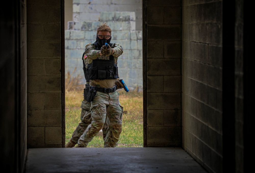 Special Reaction Team Conducts Active Shooting Training