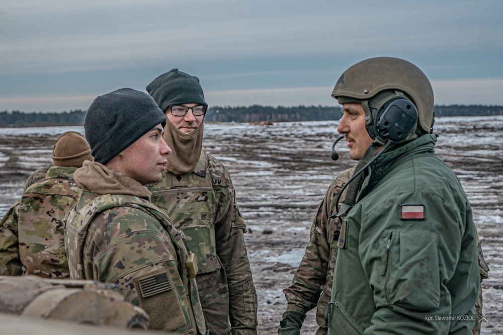 Iron Soldiers Train Polish Tank Crews to Qualify on the M1A2 Abram Tank