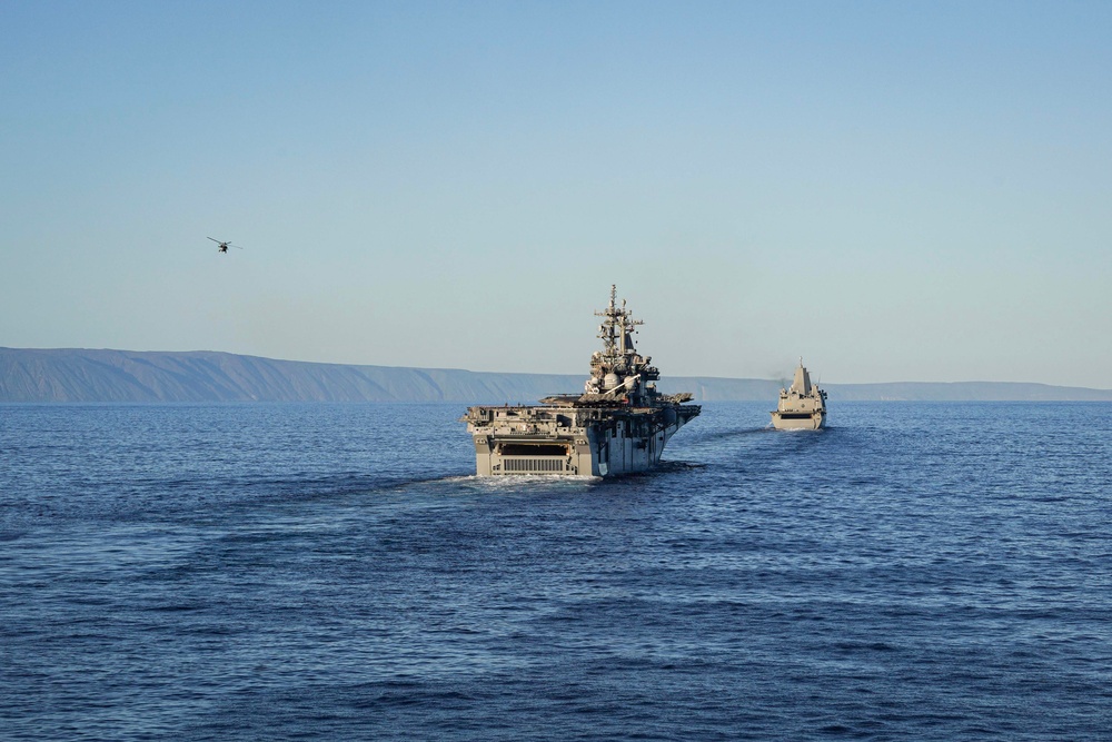 Boxer Amphibious Ready Group Transits the Pacific Ocean