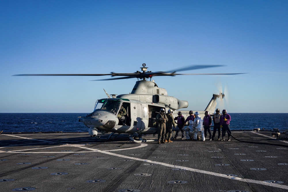 Sailors Refuel an UH-1Y Venom