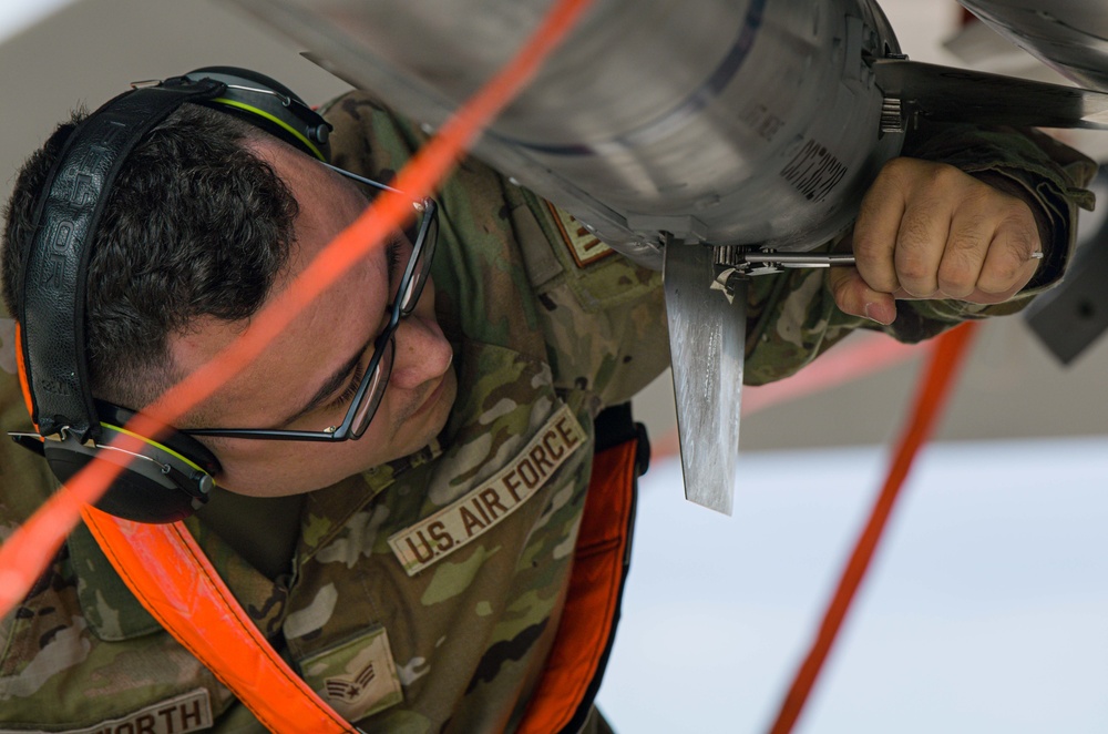 LOAD UP! Kadena weapons teams compete for the best