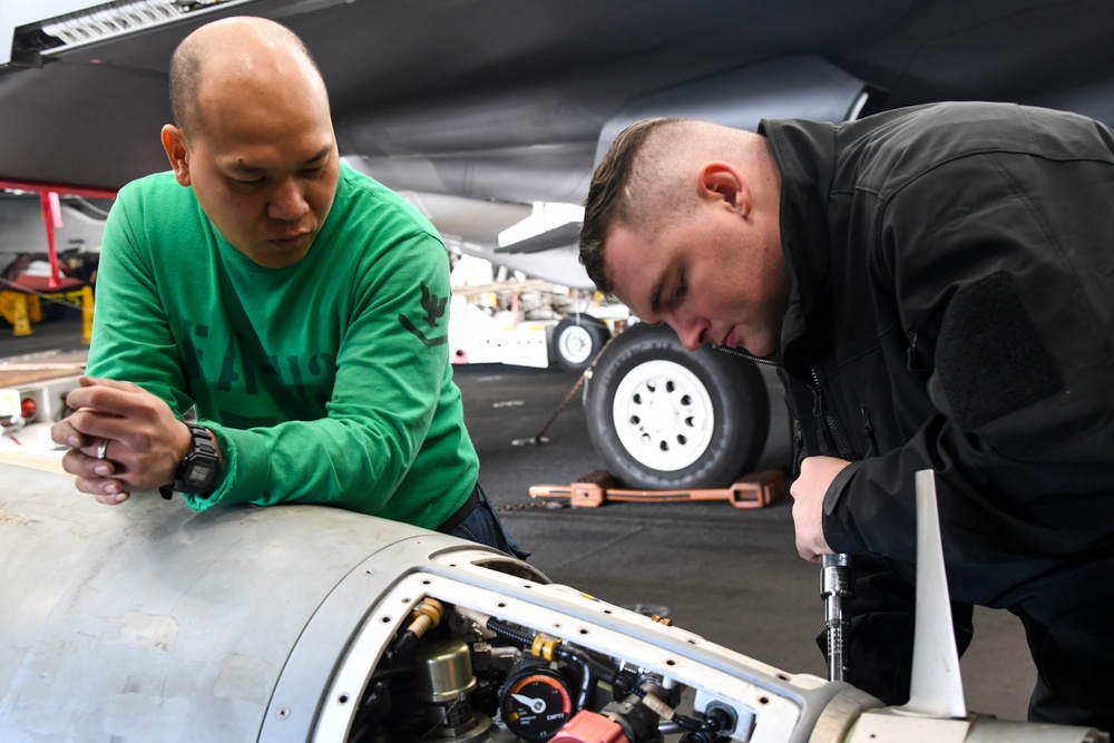 Sailors Aboard USS Carl Vinson (CVN 70) Perform Maintenance