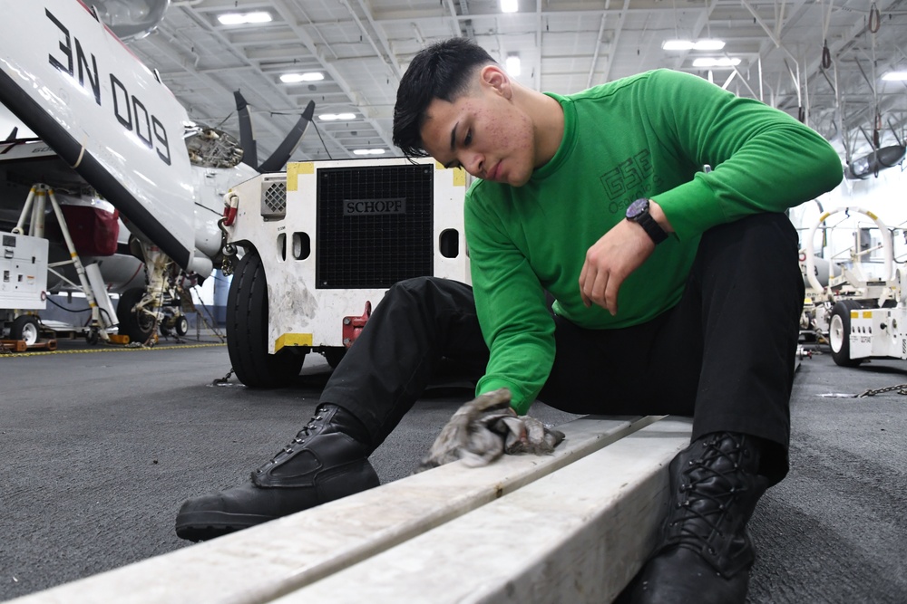 Sailors Aboard USS Carl Vinson (CVN 70) Perform Maintenance