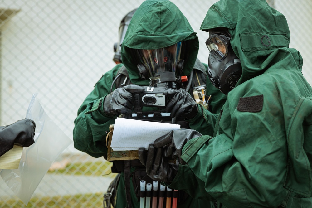 31st MEU CBRN conduct a Chemical Response Exercise