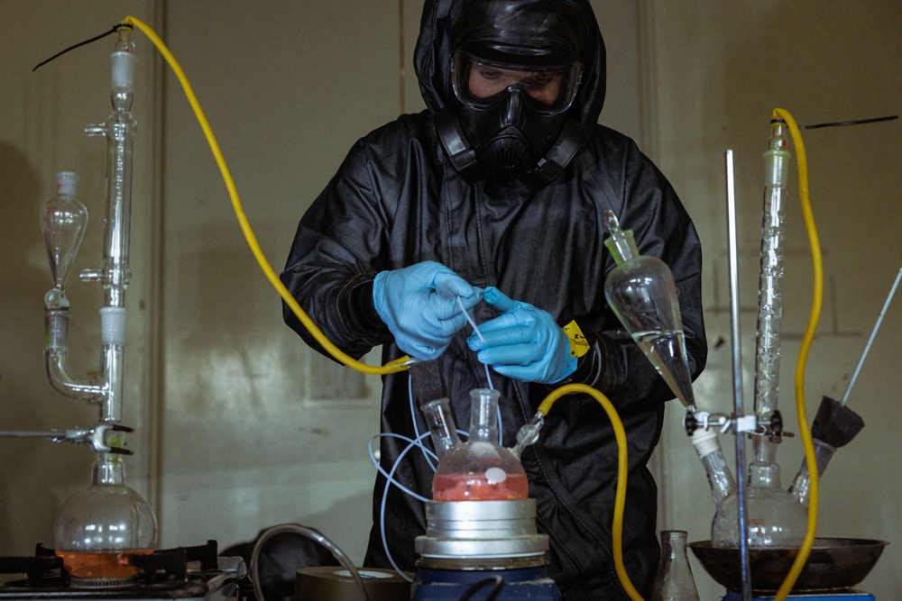 31st MEU CBRN conduct a Chemical Response Exercise