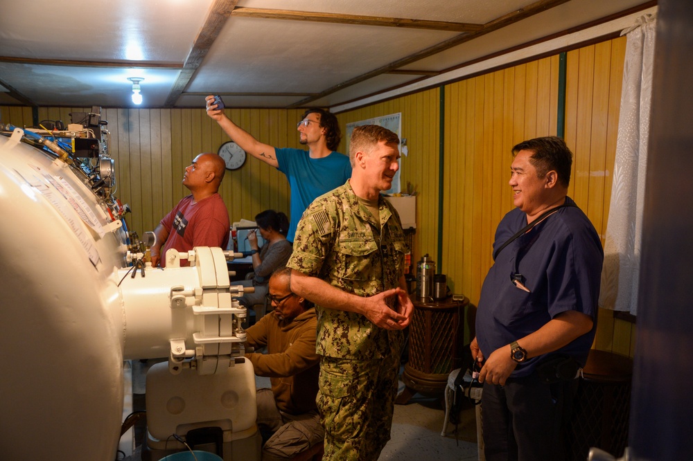 DVIDS Images Pacific Partnership 2024 1 Treating A Diving Injury   1000w Q95 