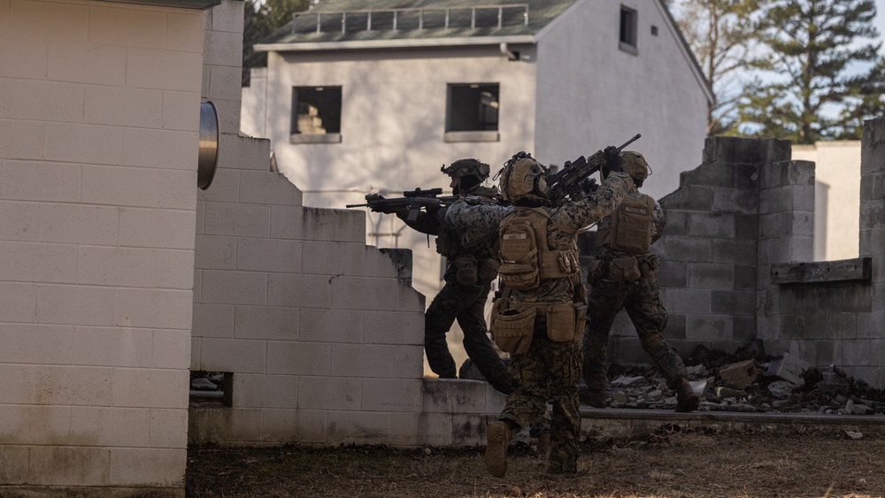 Alpha Co., BLT 1/8 Conducts MOUT Raid