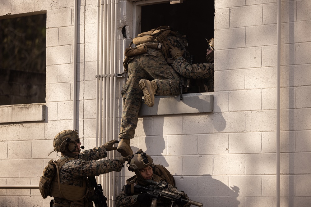 Alpha Co., BLT 1/8 Conducts MOUT Raid