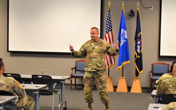 Acquisition officer, double amputee speaks to CGSC students about resiliency