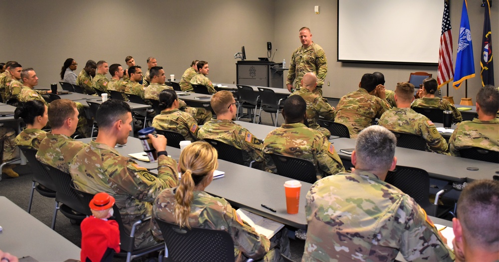 Acquisition officer, double amputee speaks to CGSC students about resiliency