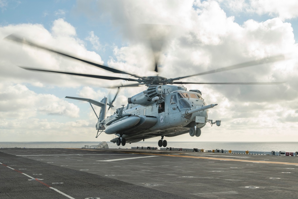 Recon Marines Launch from USS Boxer for Precision Raid