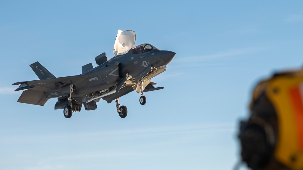 15th MEU F-35Bs Conduct Carrier Qualifications During Integrated Training