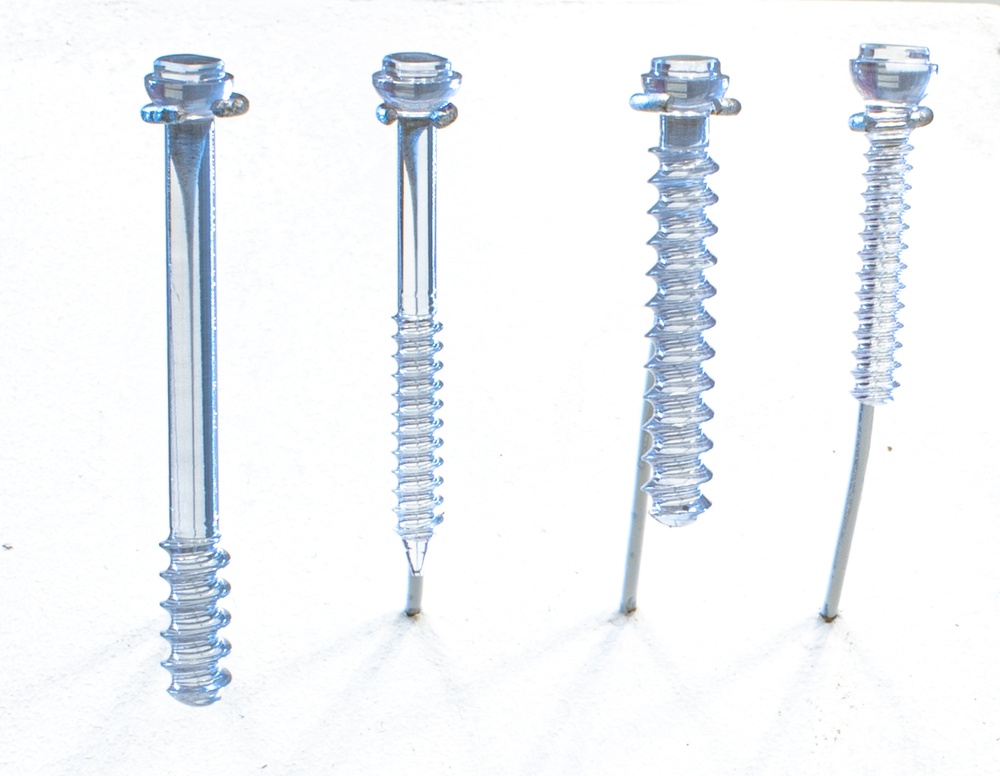 Radiolucent screws