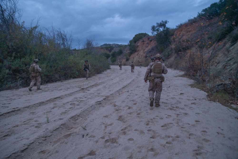 Alpha Co, BLT 1/5 Supports Amphibious Assault at Camp Pendleton