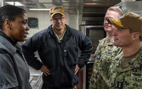 U.S. 2nd Fleet Commander Visits USS Leyte Gulf (CG 55)