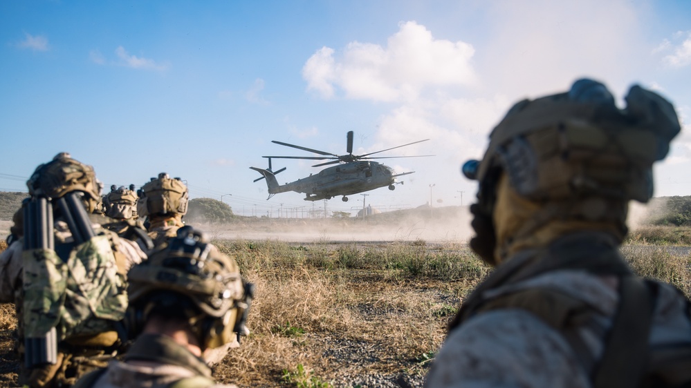 Recon Company Conducts Precision Raid During Integrated Training