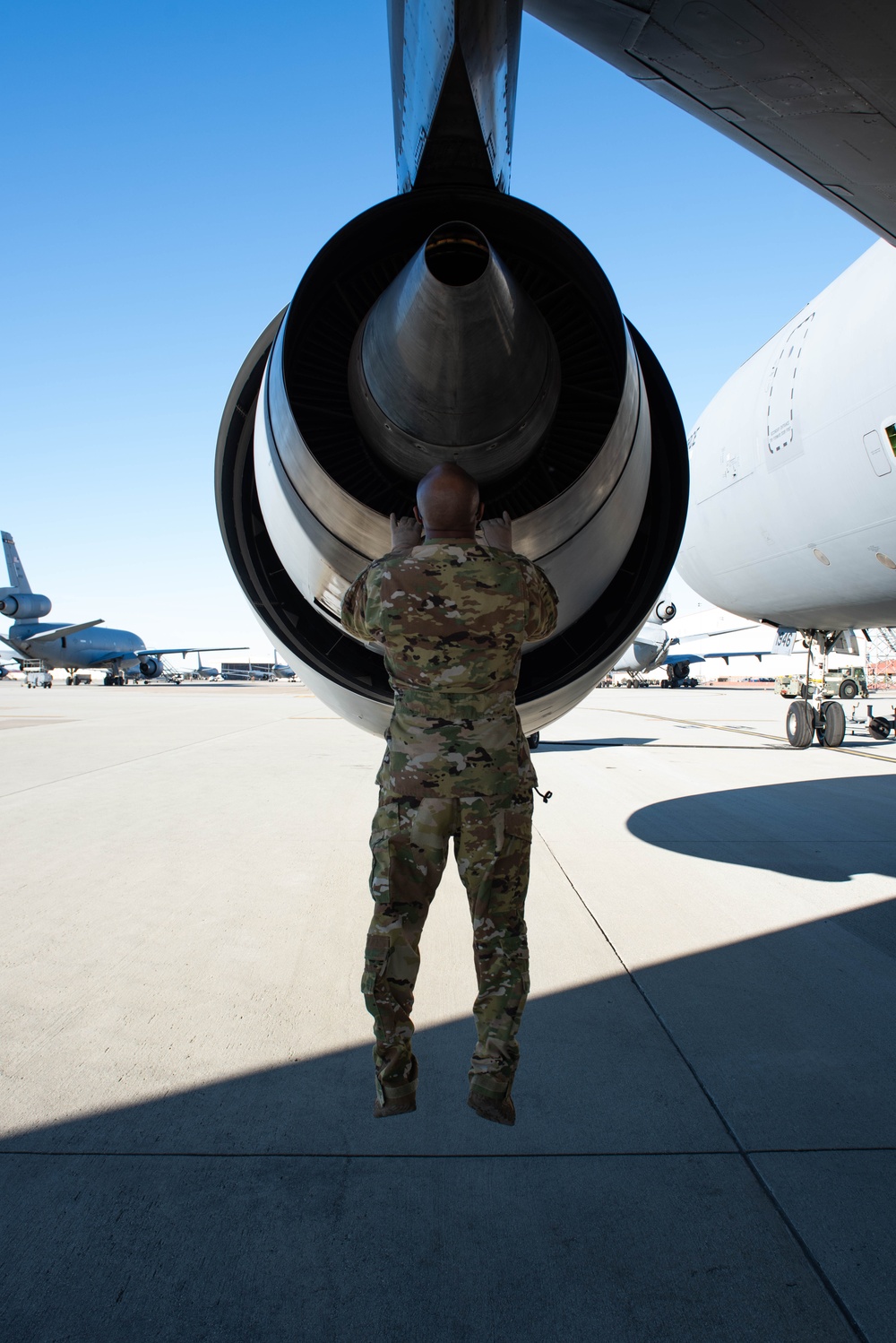 9th Air Refueling Squadron retires flagship KC-10 Extender