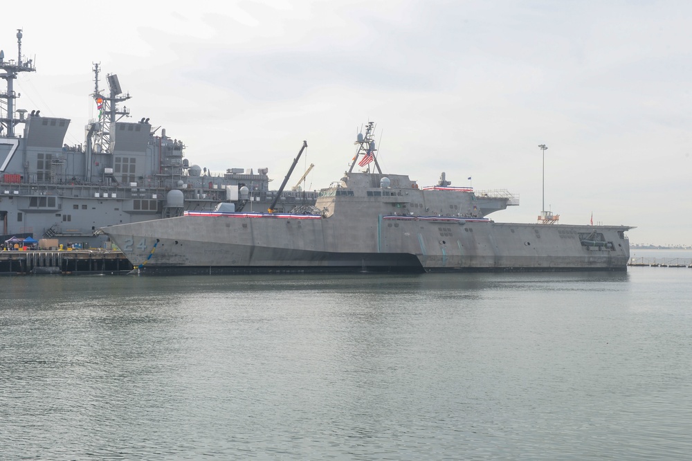 USS Oakland (LCS 24) Returns to Homeport in San Diego