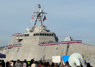 USS Oakland (LCS 24) Returns to Homeport in San Diego